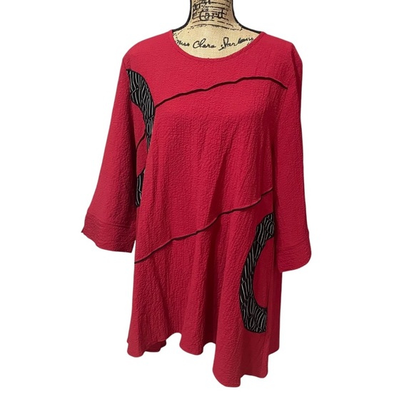 Moonlight Tops - Moonlight By Y&S Pucker Textured Tunic Top Art to Wear Red Black Artsy Size XL
